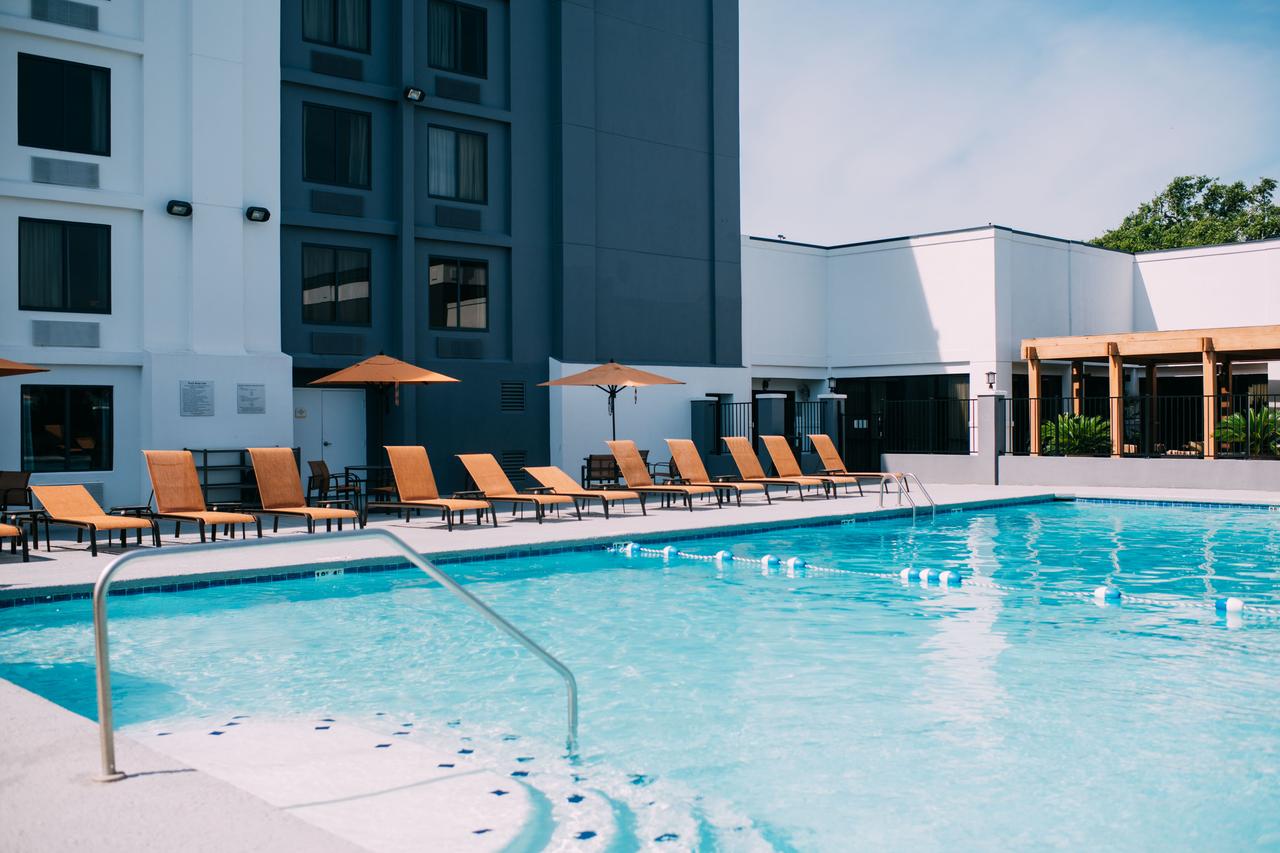 Courtyard By Marriott Gulfport Beachfront - thumb 21