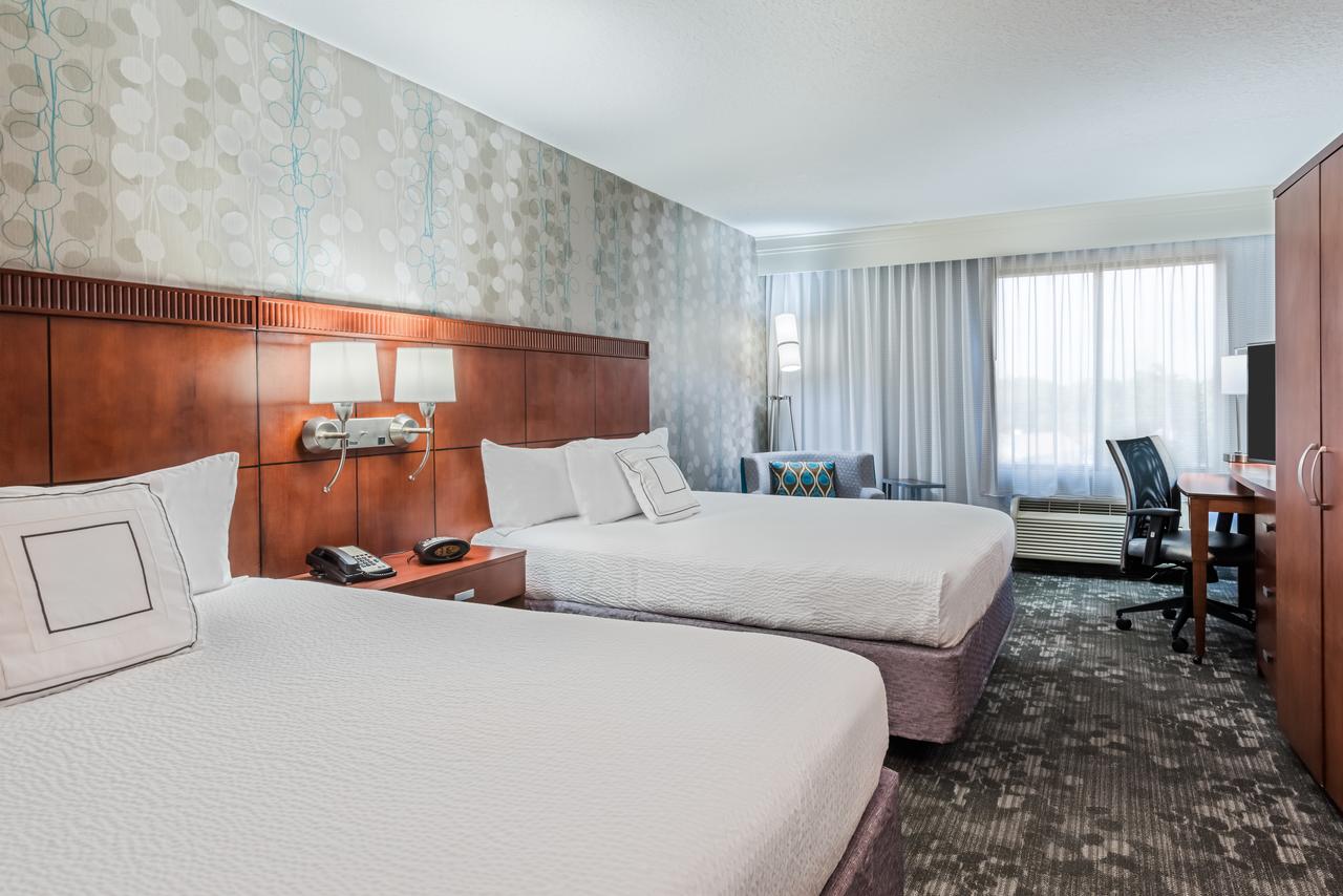 Courtyard By Marriott Gulfport Beachfront - thumb 20