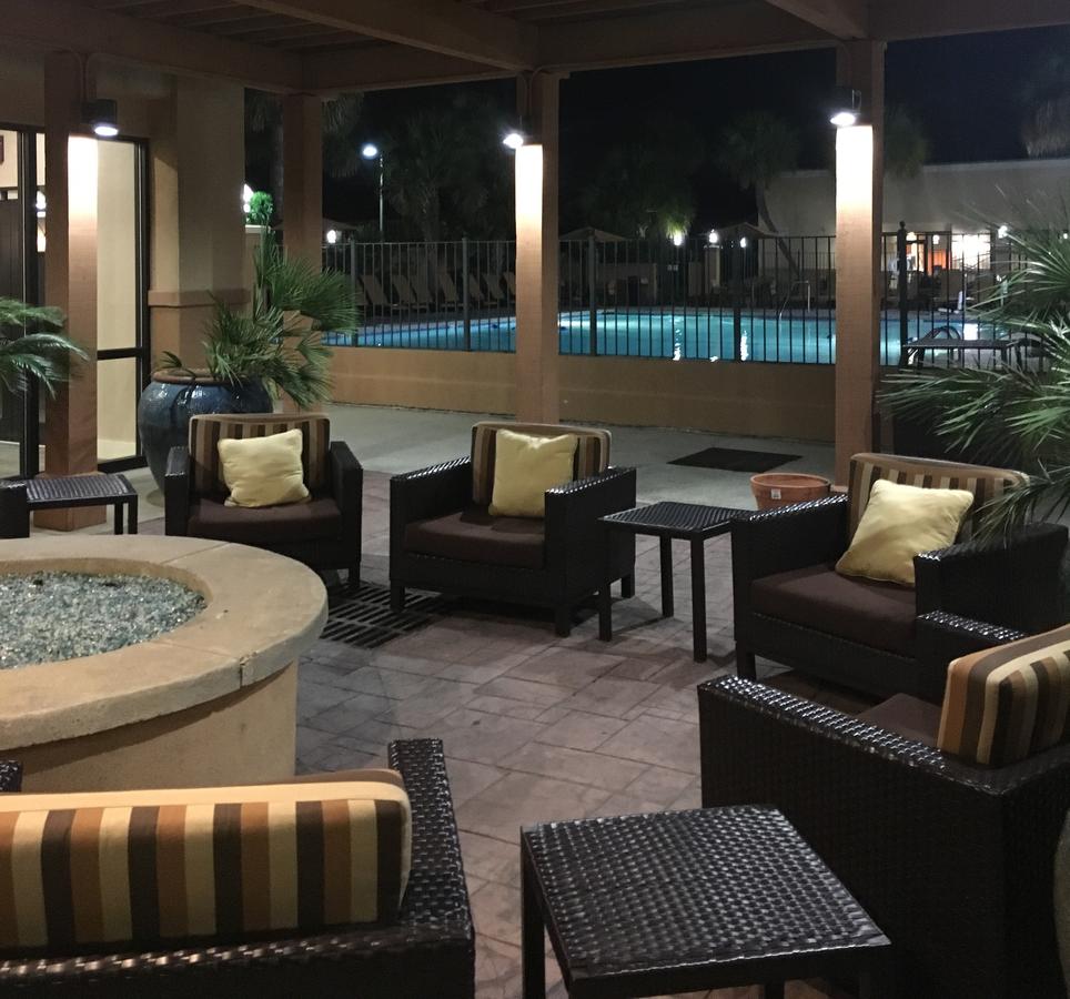 Courtyard By Marriott Gulfport Beachfront - thumb 22