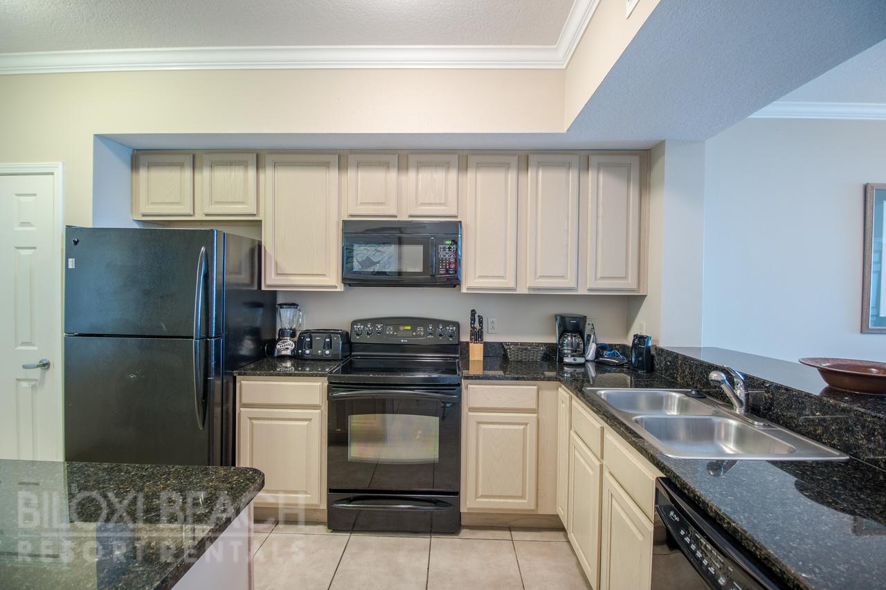 Legacy II 1005 - Four Bedroom Apartment - thumb 6