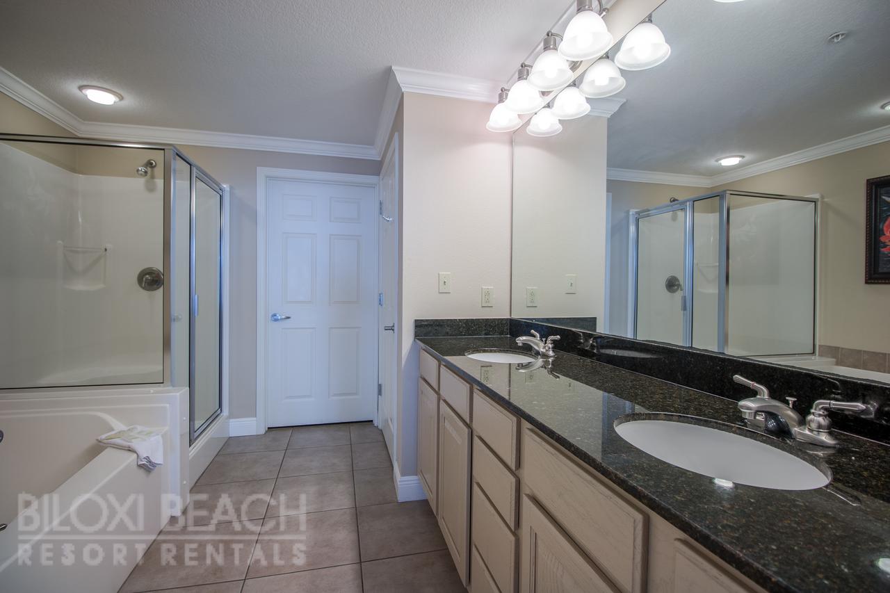 Legacy II 1005 - Four Bedroom Apartment - thumb 8