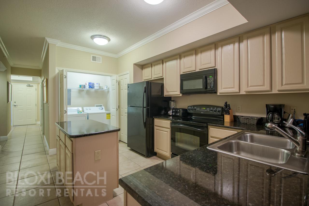 Legacy II 1005 - Four Bedroom Apartment - thumb 4