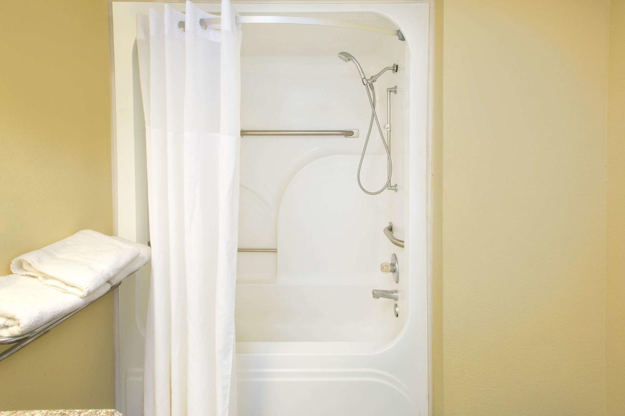 Days Inn By Wyndham Gulfport - thumb 24