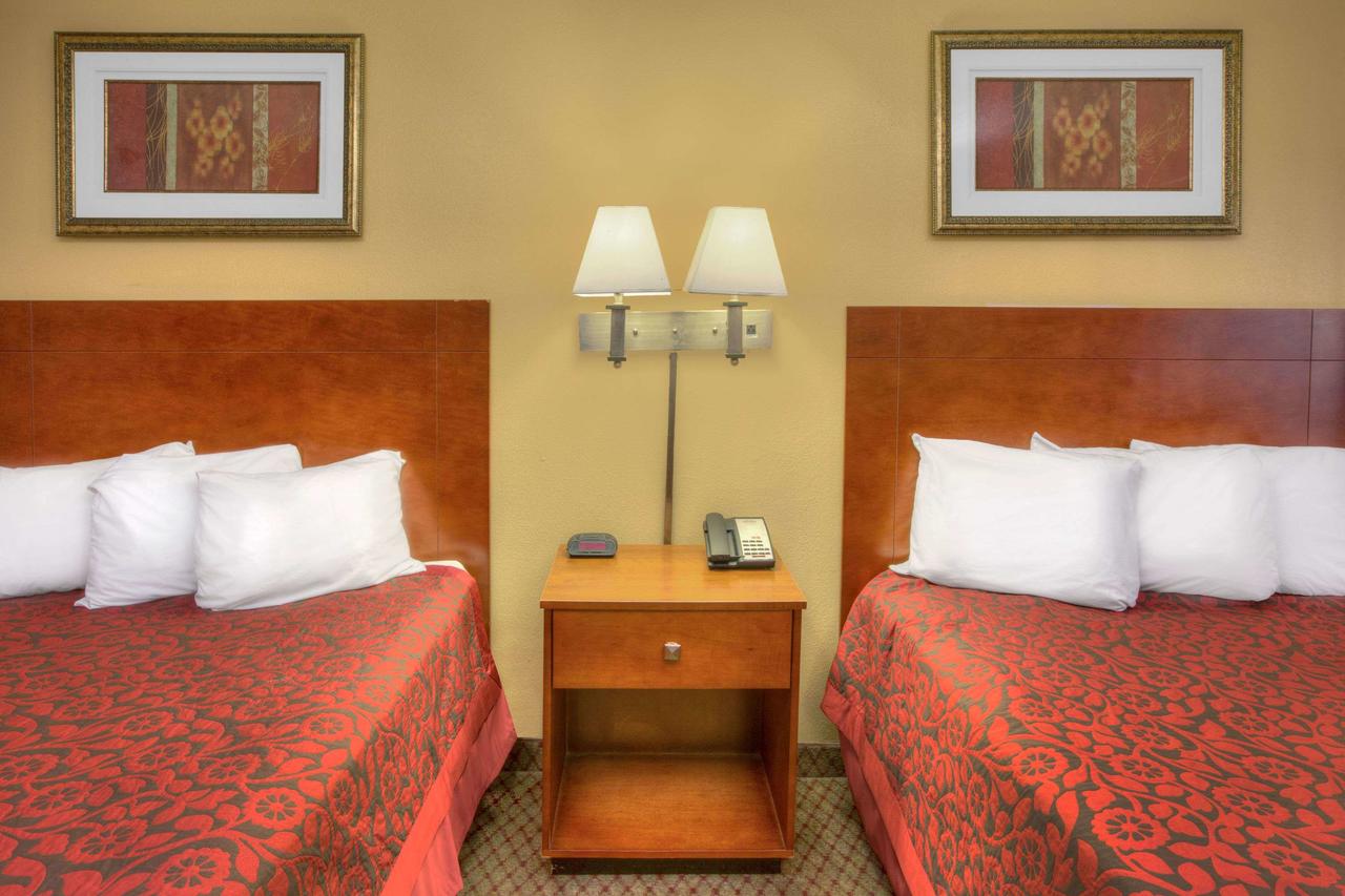 Days Inn By Wyndham Gulfport - thumb 23