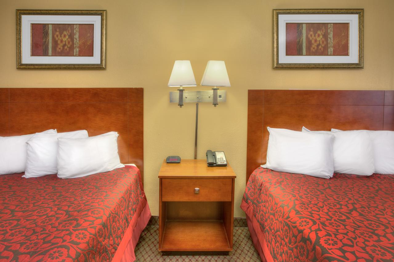 Days Inn By Wyndham Gulfport - thumb 6
