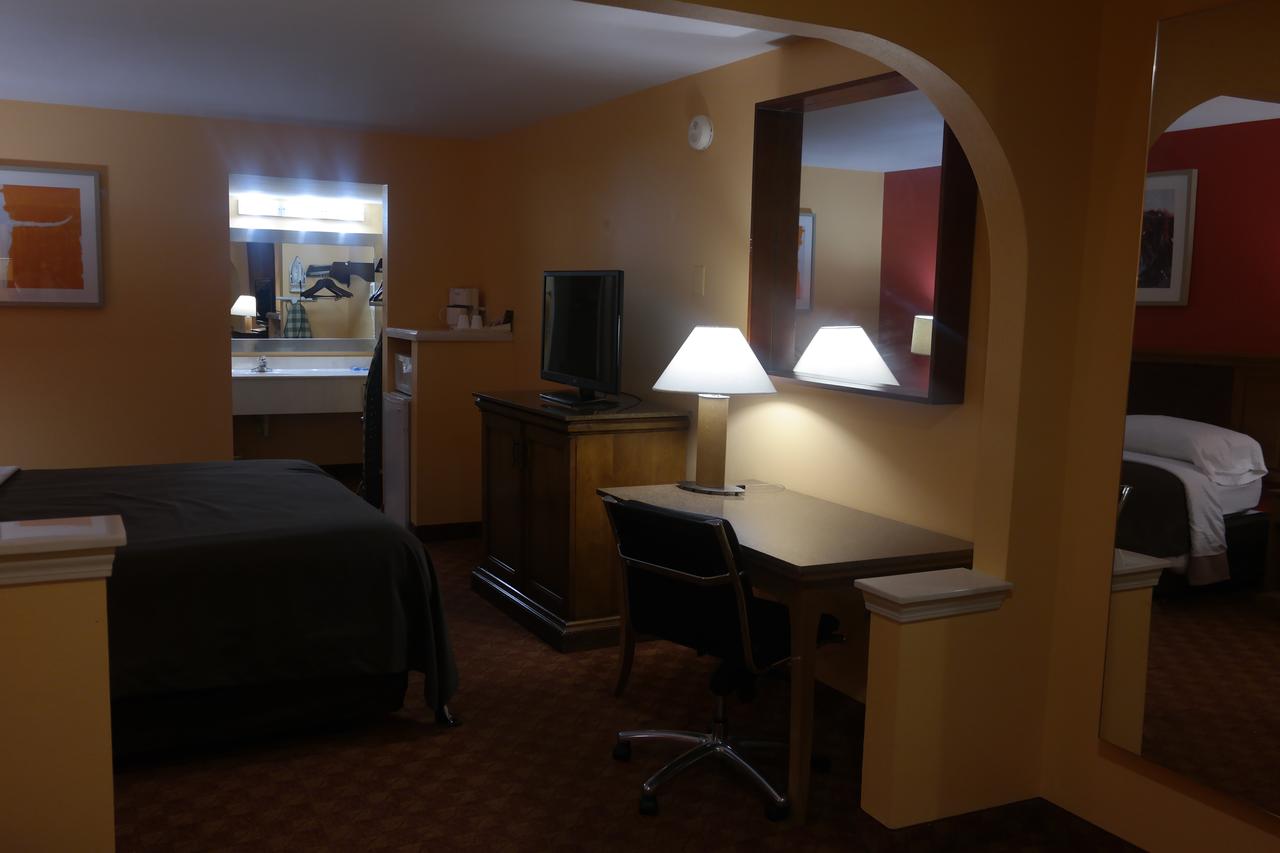 Legacy Inn & Suites - thumb 12