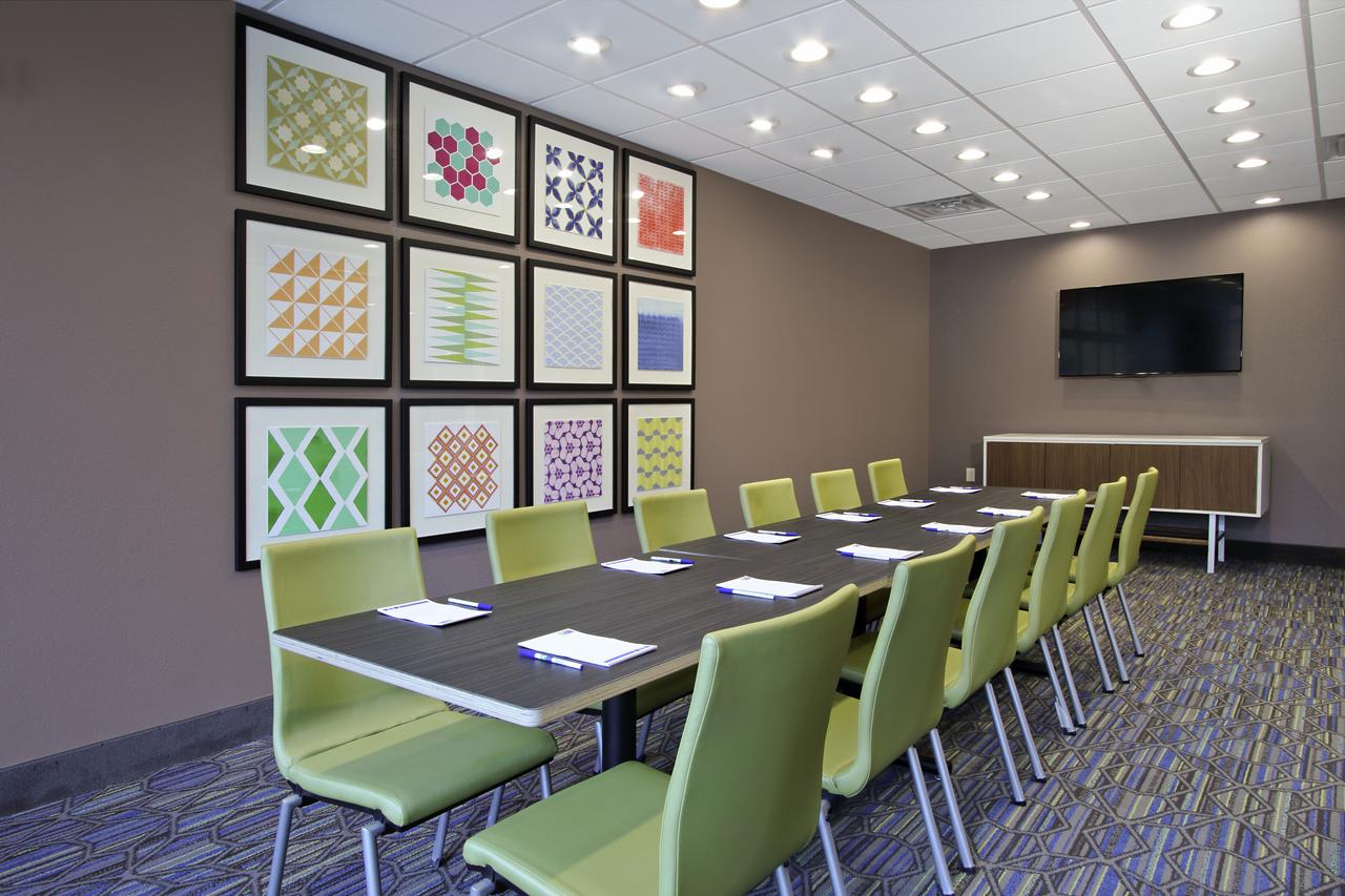 Holiday Inn Express & Suites - Columbus North - thumb 2