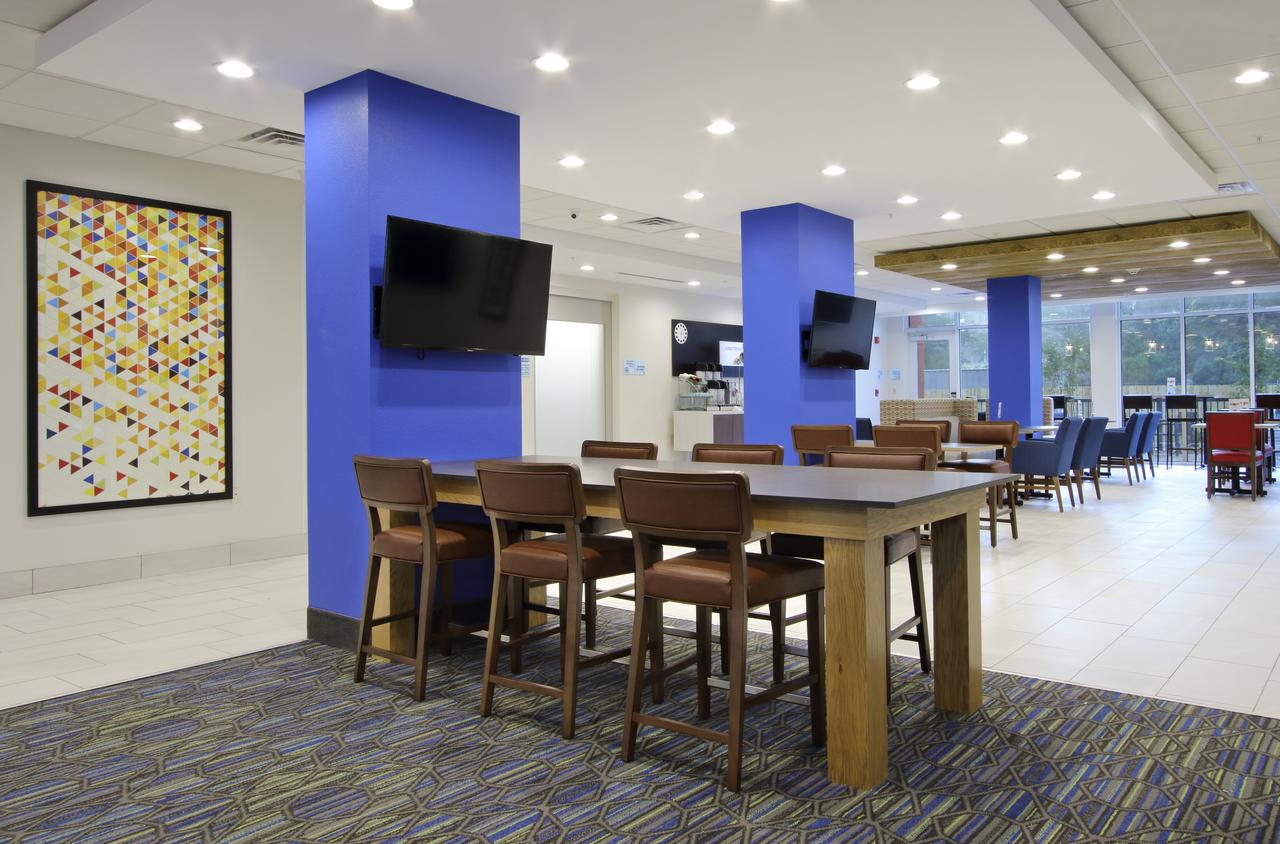Holiday Inn Express & Suites - Columbus North - thumb 8