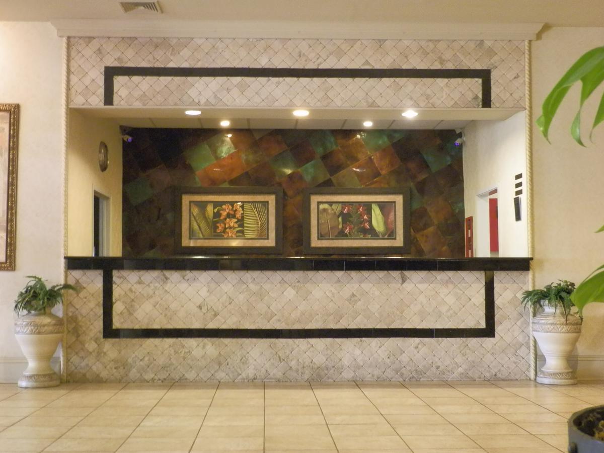 Regency Hotel & Conference Center - thumb 23