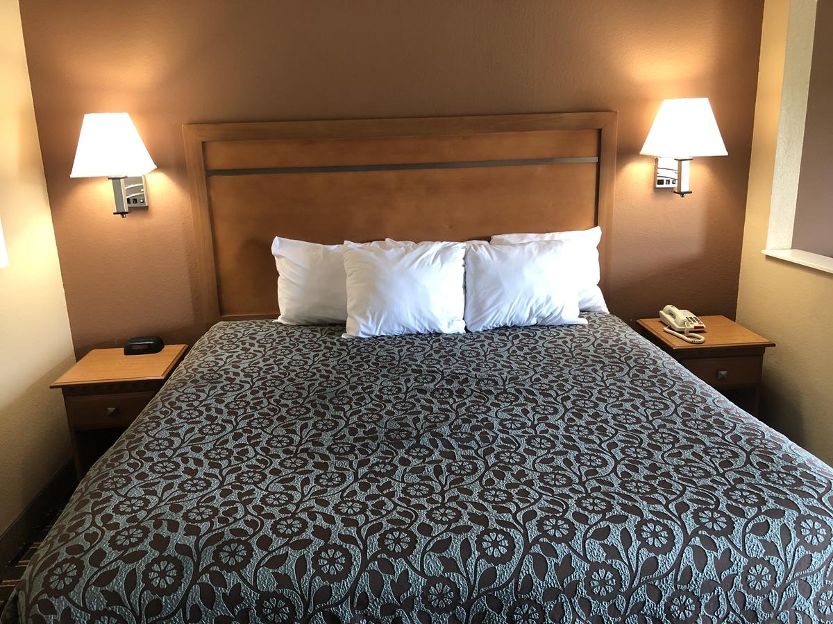 Days Inn By Wyndham Columbus - thumb 16