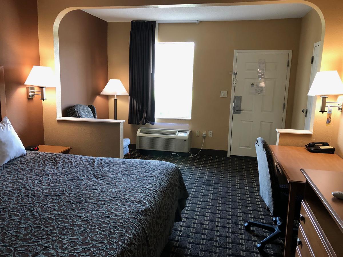 Days Inn By Wyndham Columbus - thumb 3