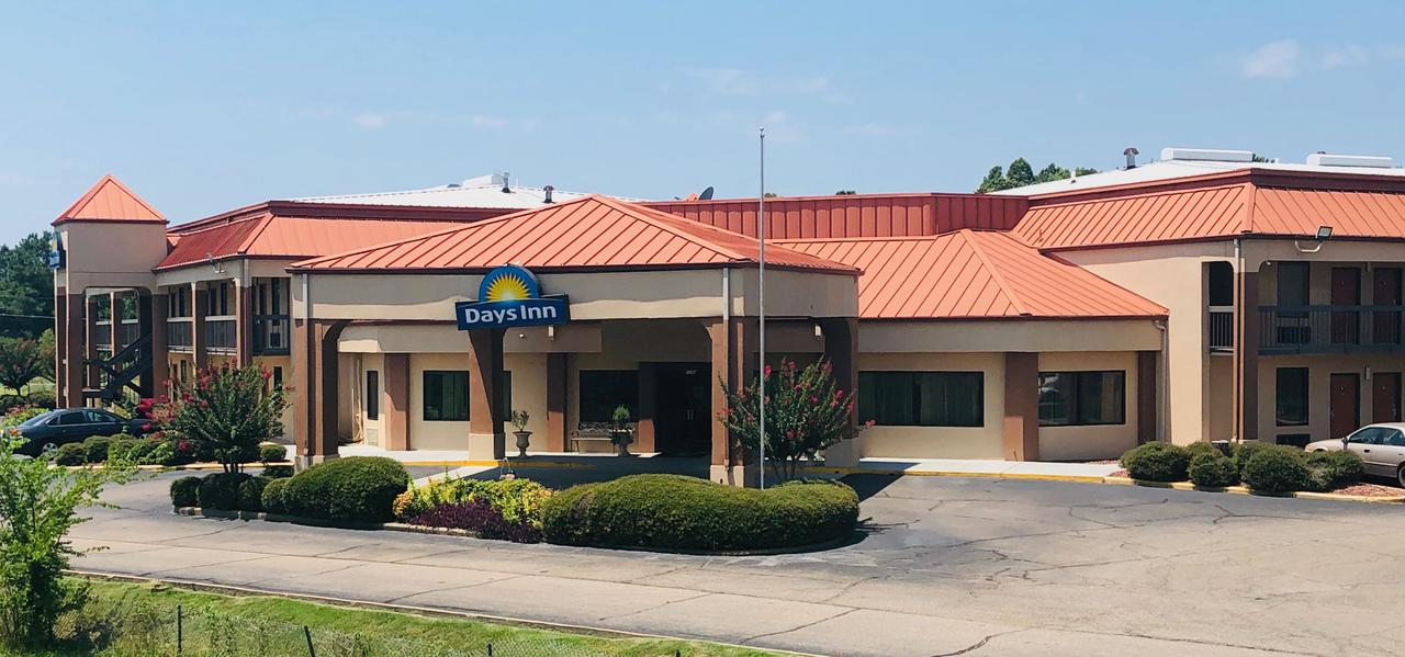 Days Inn By Wyndham Columbus - thumb 1
