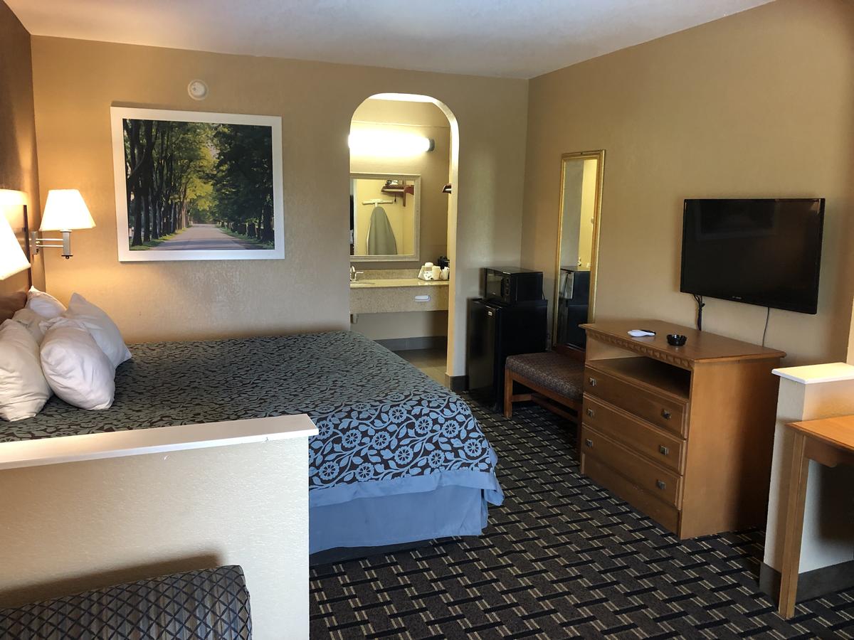 Days Inn By Wyndham Columbus - thumb 30