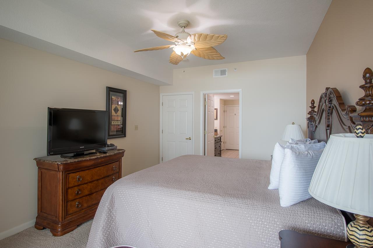 Legacy I 705 - Three Bedroom Apartment - thumb 9