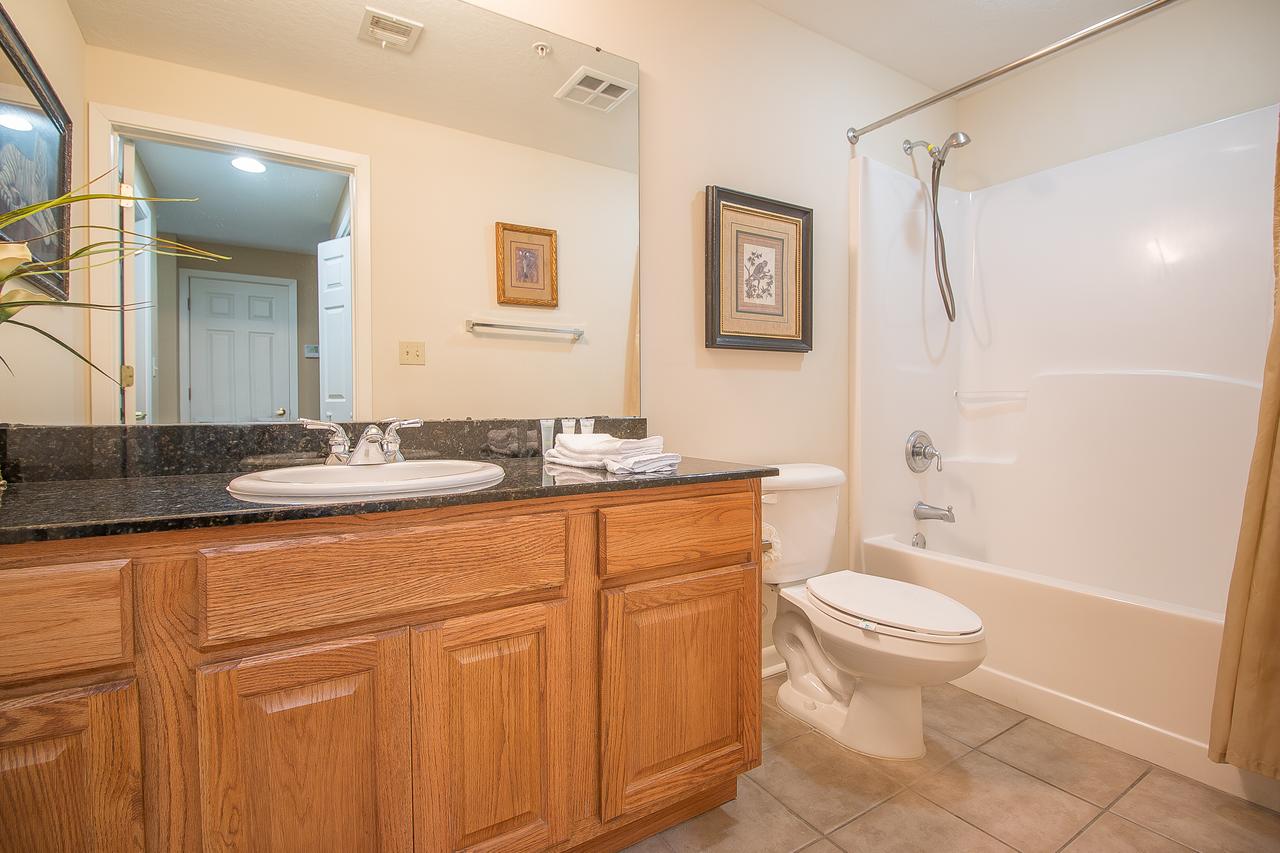 Legacy I 705 - Three Bedroom Apartment - thumb 16