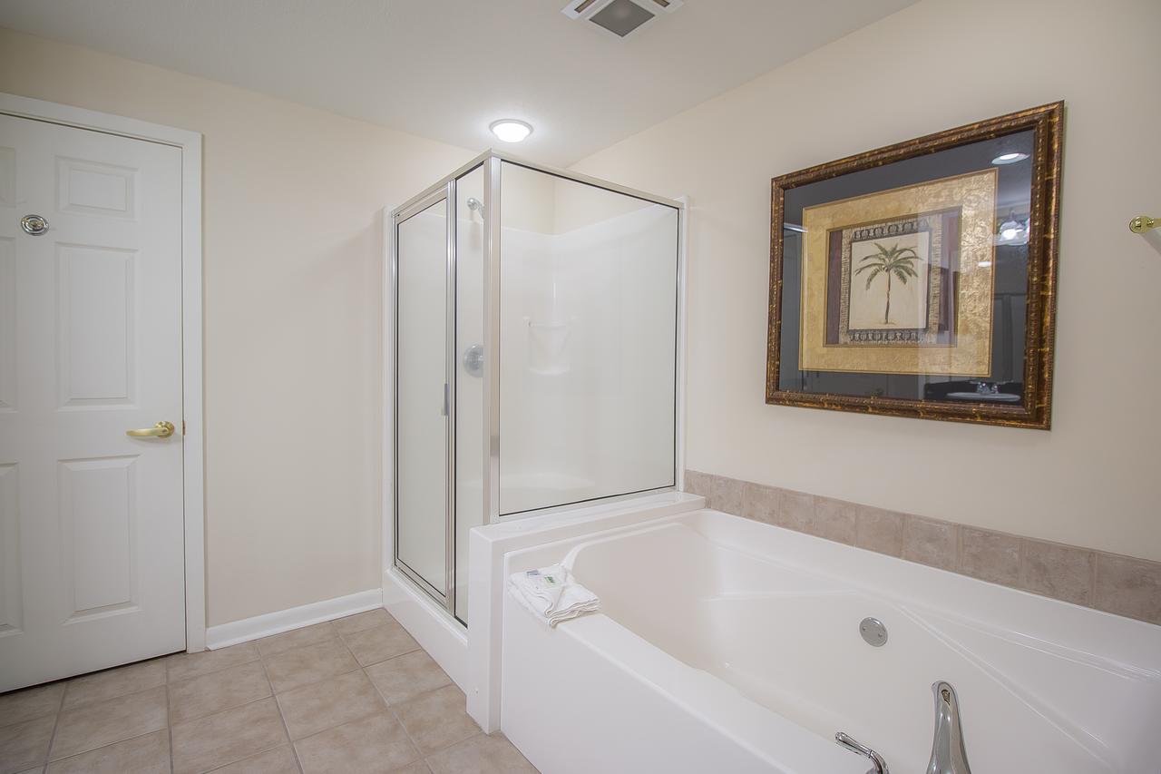 Legacy I 705 - Three Bedroom Apartment - thumb 13