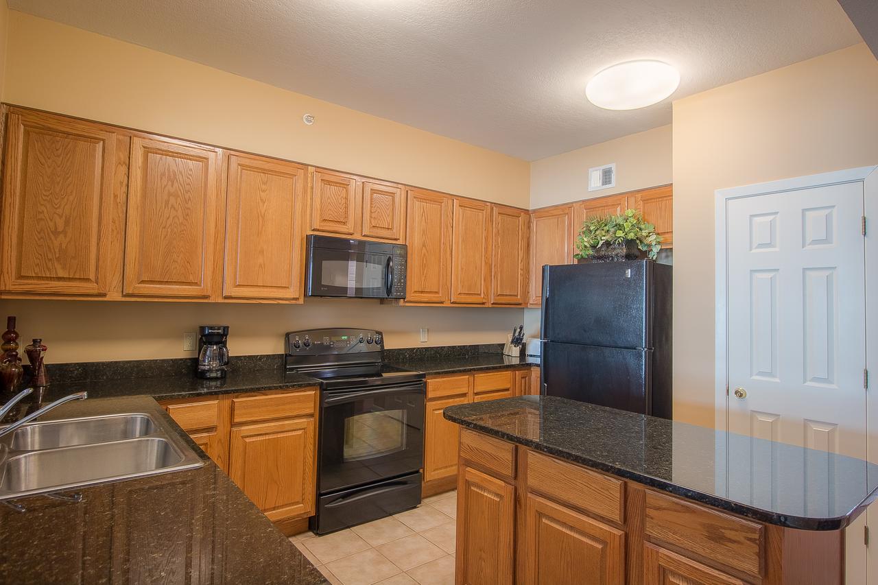 Legacy I 705 - Three Bedroom Apartment - thumb 6