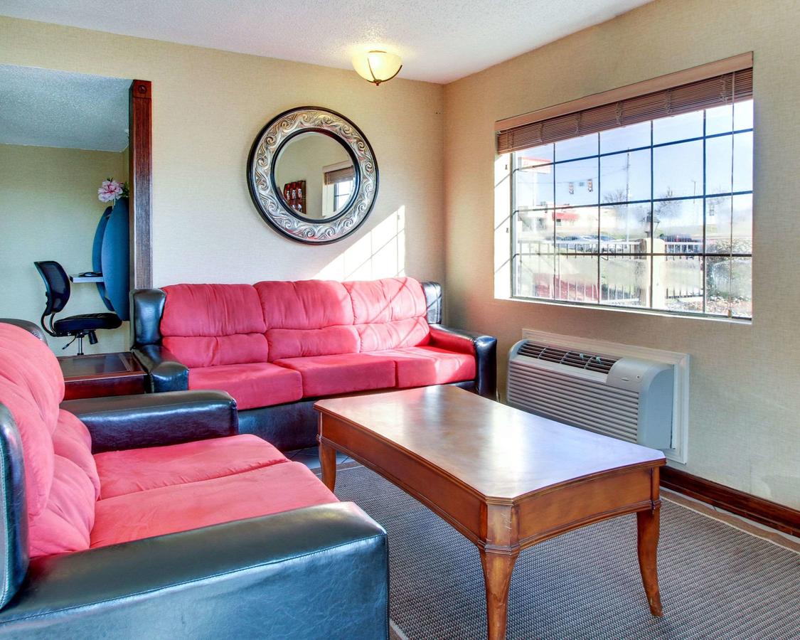 Econo Lodge Vicksburg - thumb 16