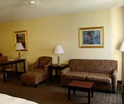 Hampton Inn Canton - thumb 8
