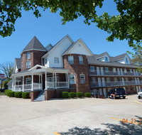 Carriage House Inn - Tourism Bookings