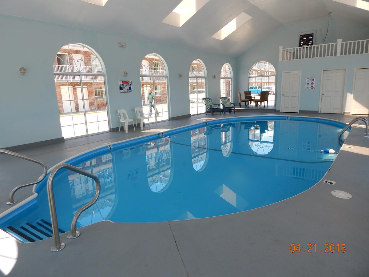 Carriage House Inn - thumb 20