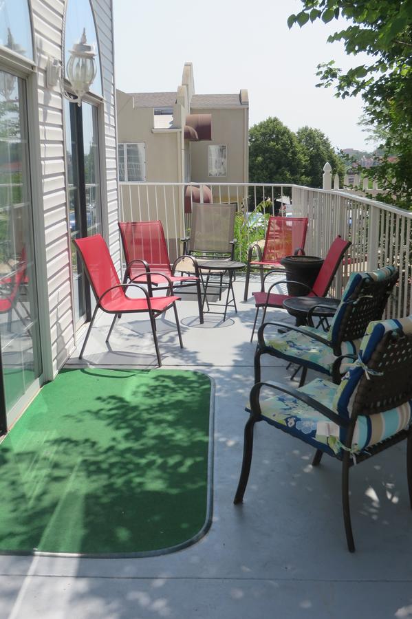 Carriage House Inn - thumb 22