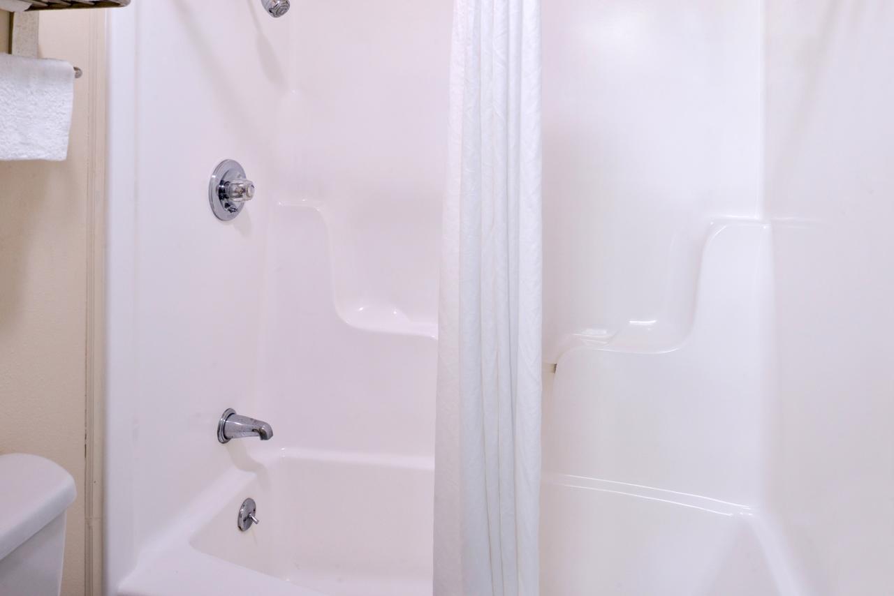 Americas Best Value Inn Sullivan - thumb 21