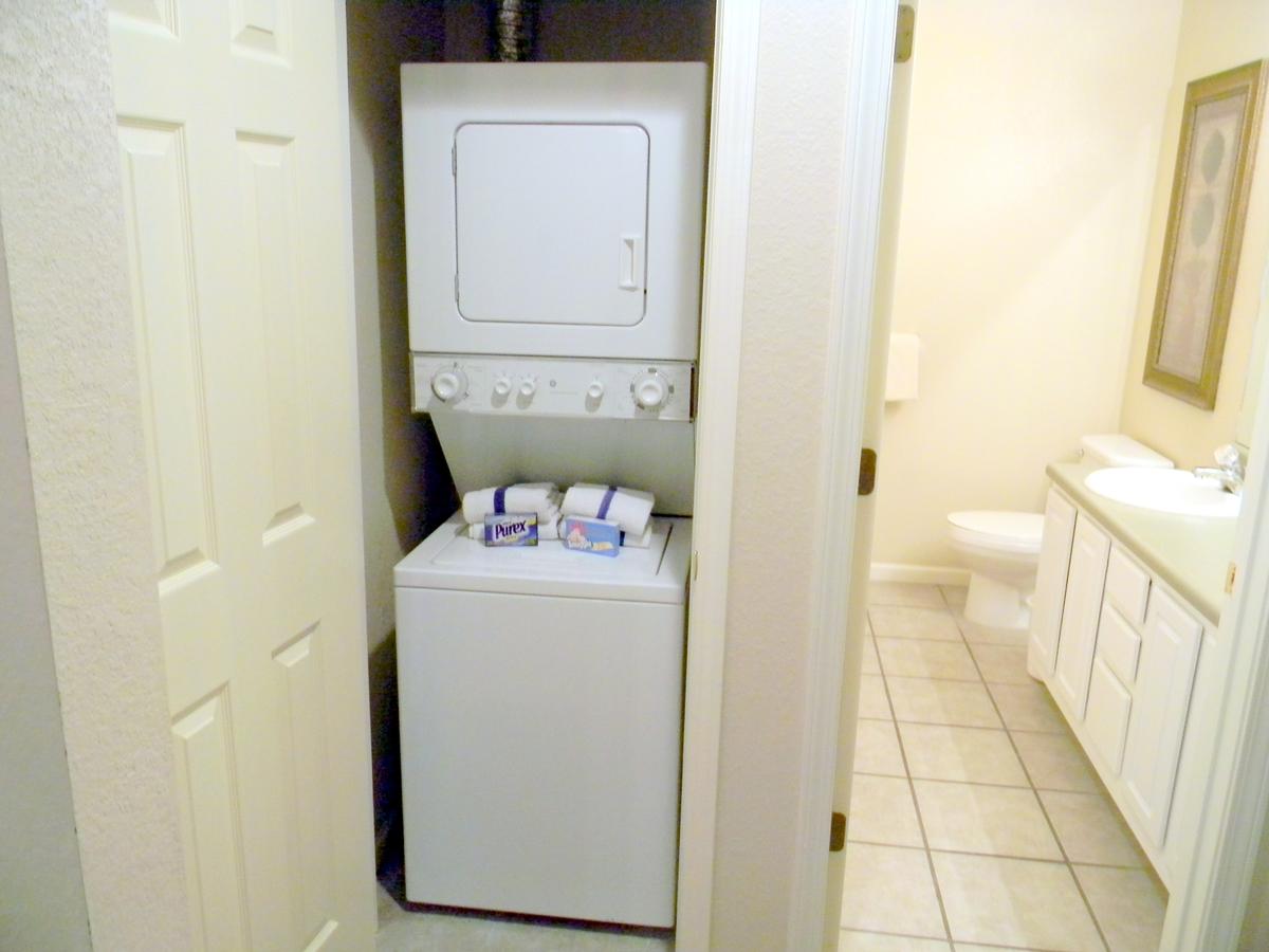 Surreys' Grand Crowne Resort - thumb 26