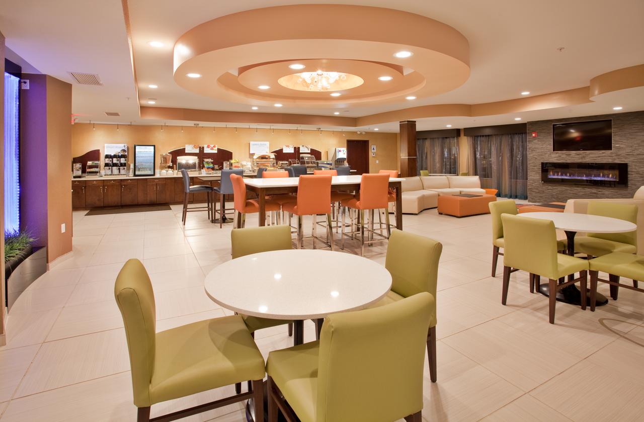 Holiday Inn Express Hotel & Suites St. Louis - NE Lambert Field - thumb 10