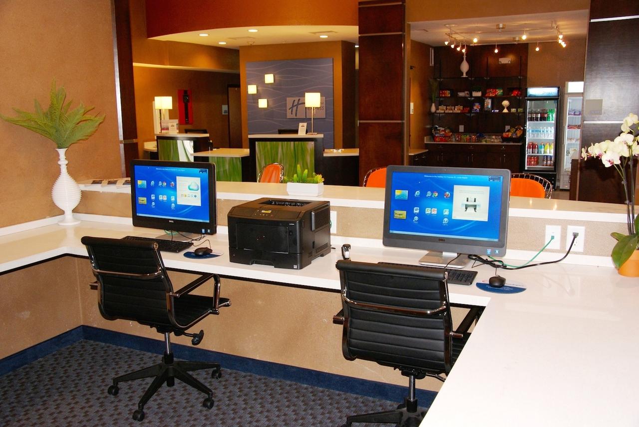 Holiday Inn Express Hotel & Suites St. Louis - NE Lambert Field - thumb 12