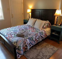 Cozy 3 Bedroom Cottage by Restaurants / Wash U - Tourism Bookings