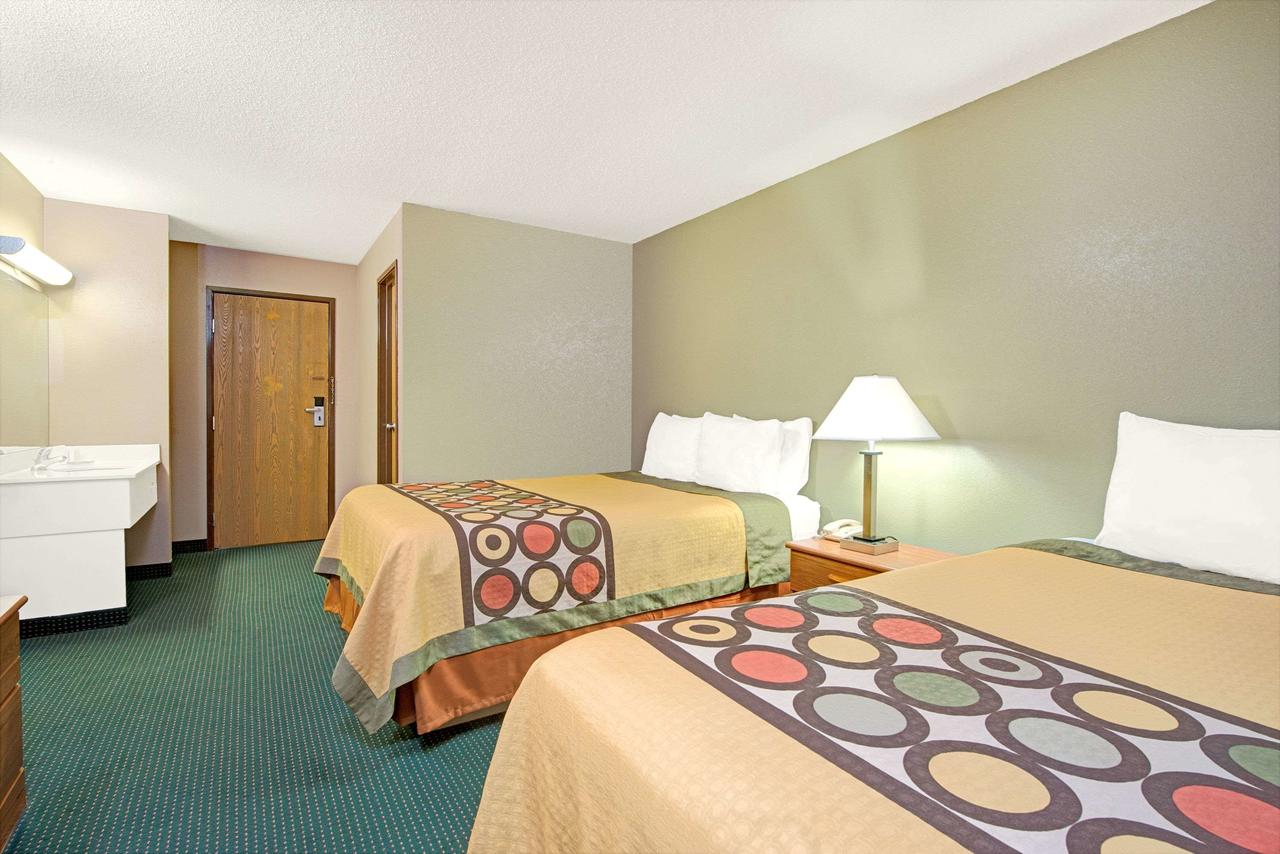 Super 8 By Wyndham Eureka/Six Flags Nearby - thumb 6