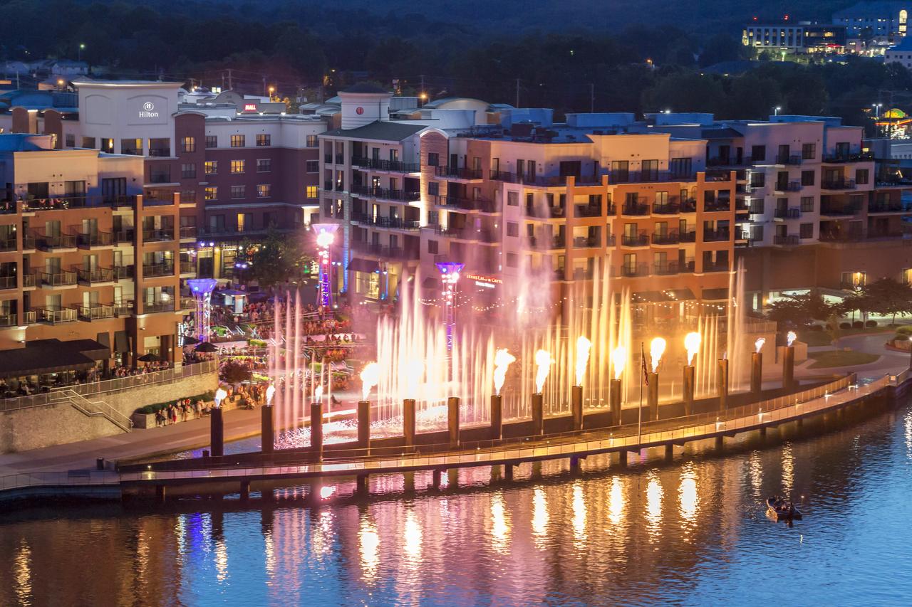Hilton Promenade Branson Landing - thumb 0