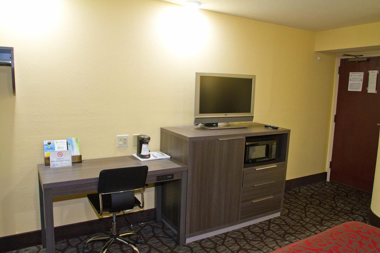 Days Inn By Wyndham Blue Springs - thumb 12