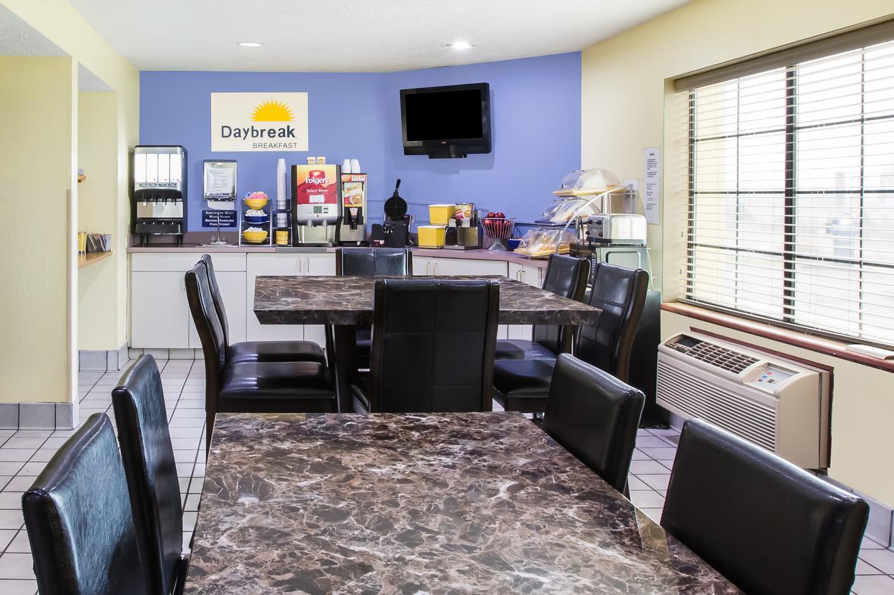 Days Inn By Wyndham Blue Springs - thumb 1