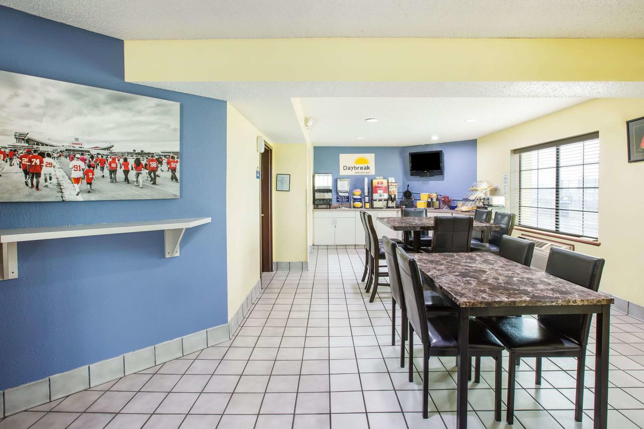 Days Inn By Wyndham Blue Springs - thumb 15