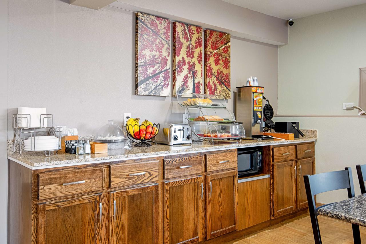 Red Roof Inn Cameron - thumb 18