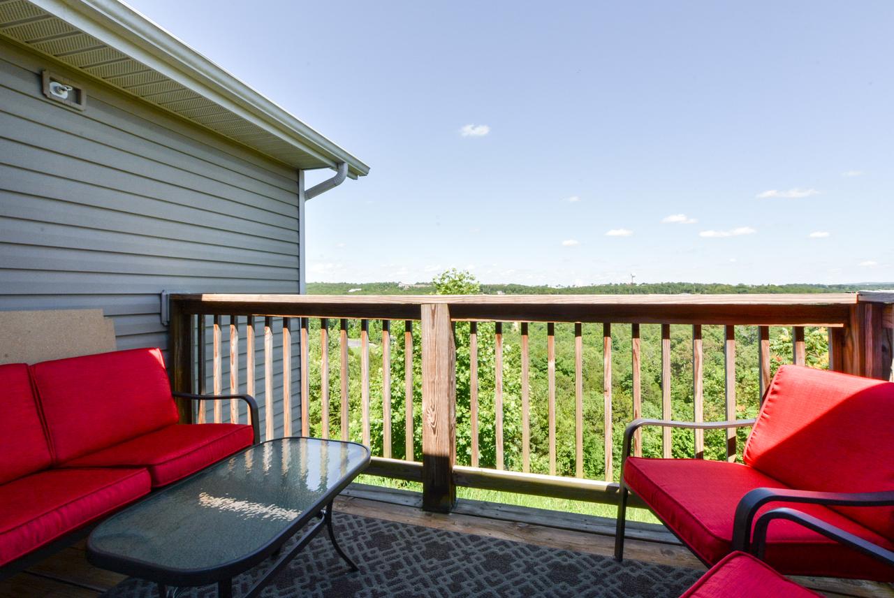 StoryDays - Sleek Mid/mod Decor- Stunning Views - Sleeps 8 -Pool - Mins To Strip - thumb 6