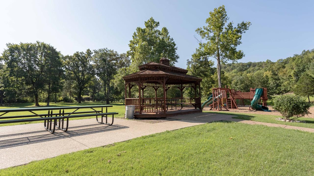 Puttin On The Green Villa - thumb 38