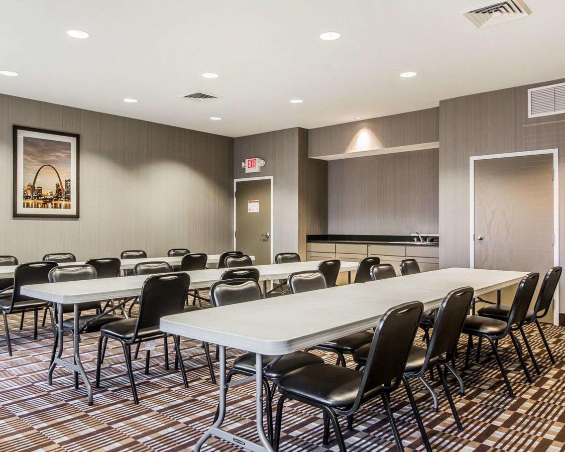 Comfort Inn Sullivan - thumb 17