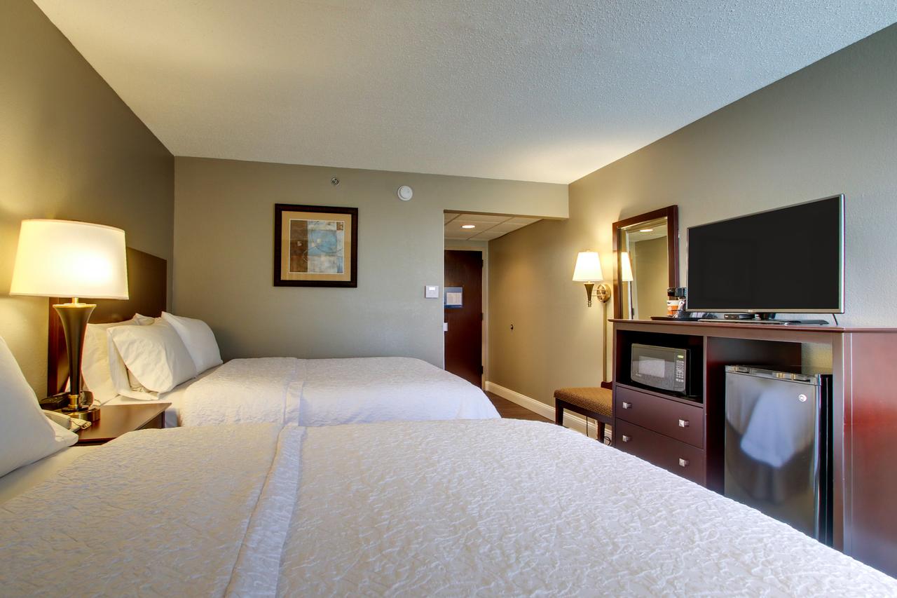 Hampton Inn Rolla - thumb 20