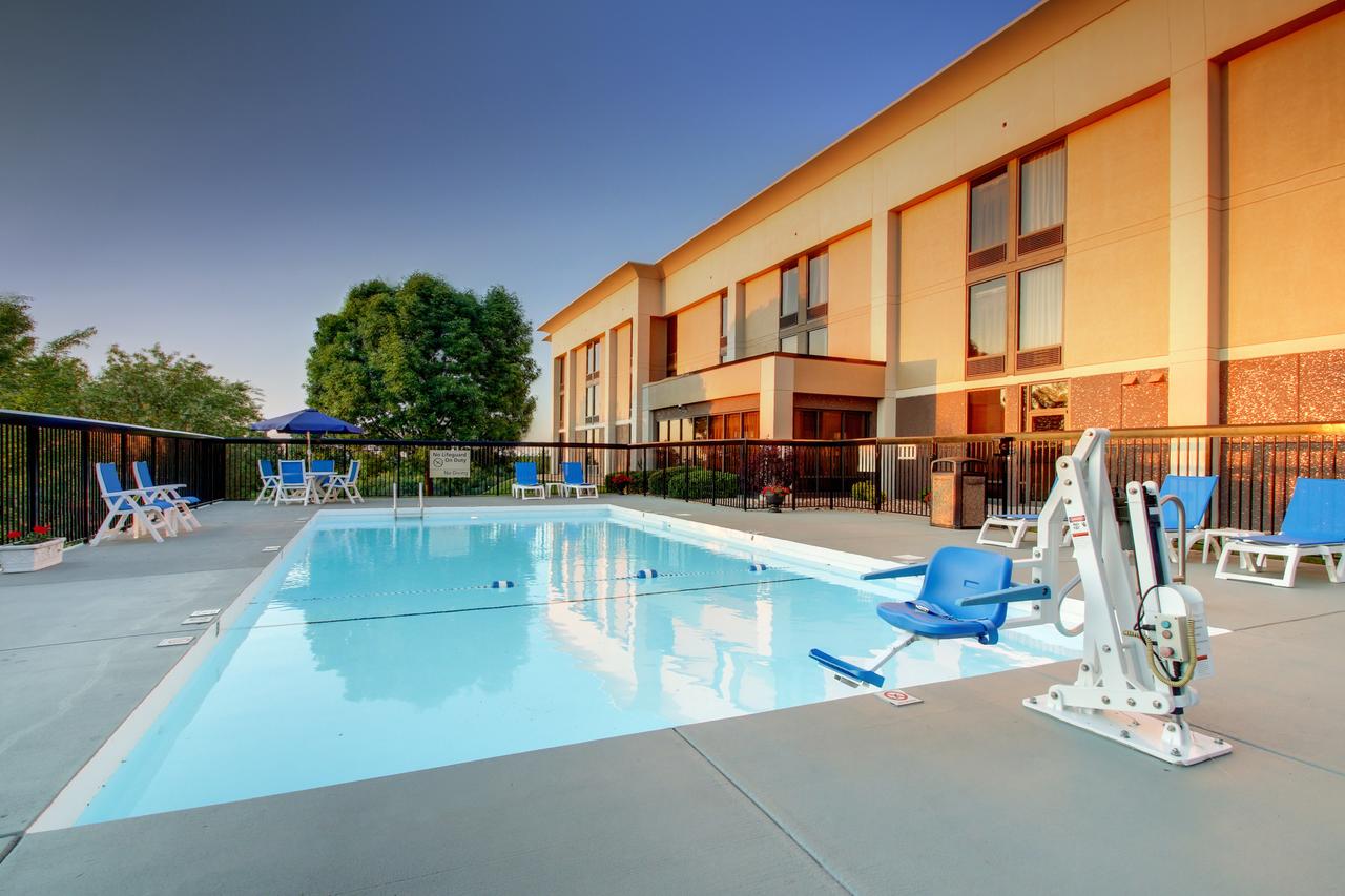 Hampton Inn Rolla - thumb 37