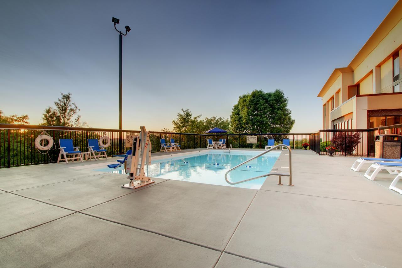 Hampton Inn Rolla - thumb 39