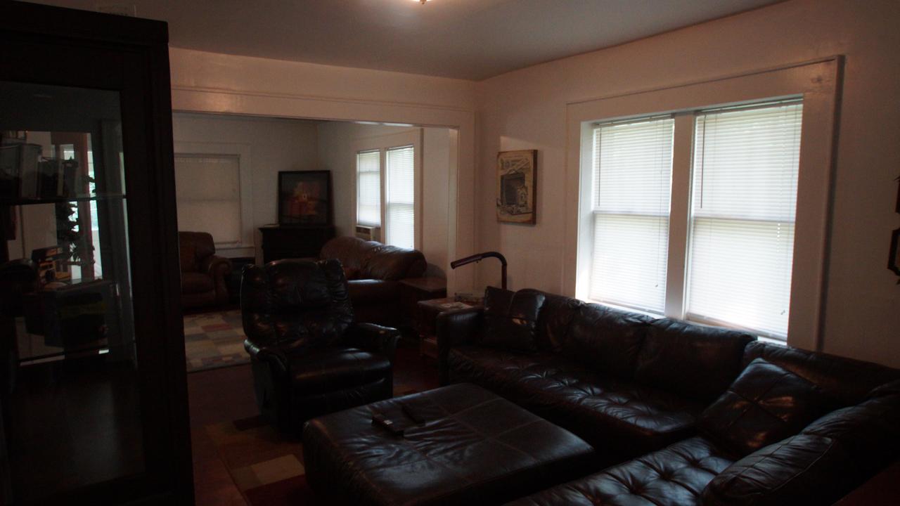 3 Bedroom Home / Sleeps 8 / Near Chiefs And Royals Stadium - thumb 0