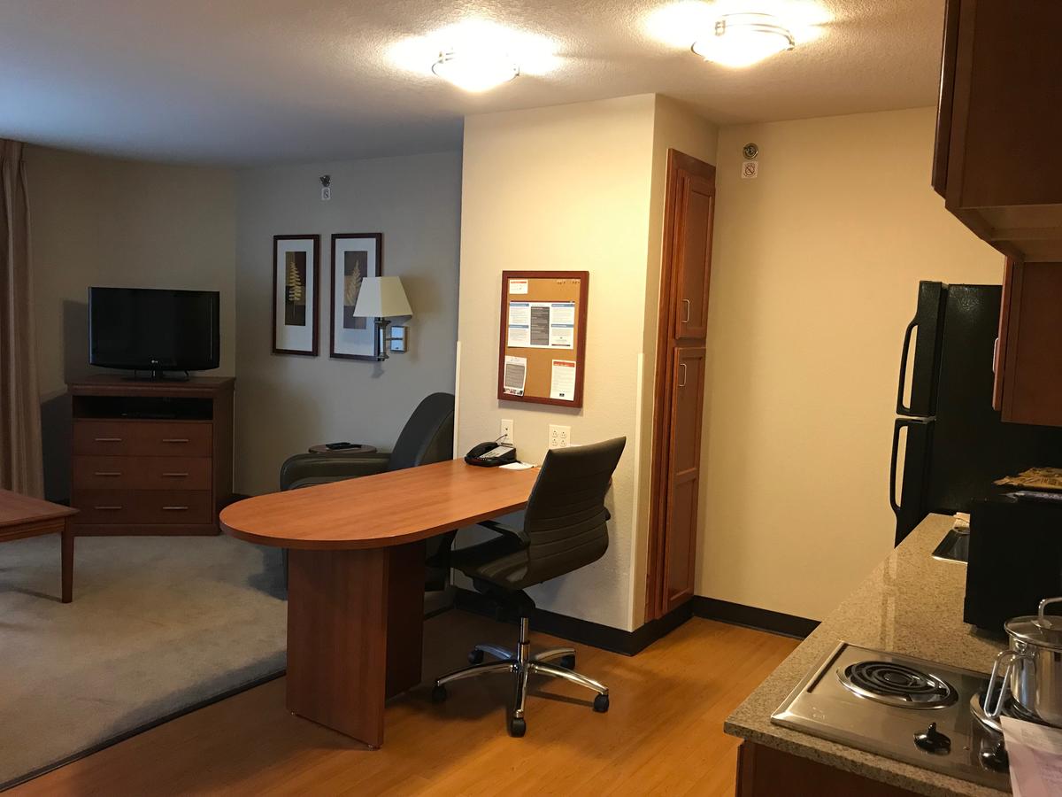 Candlewood Suites Kansas City Airport - thumb 13