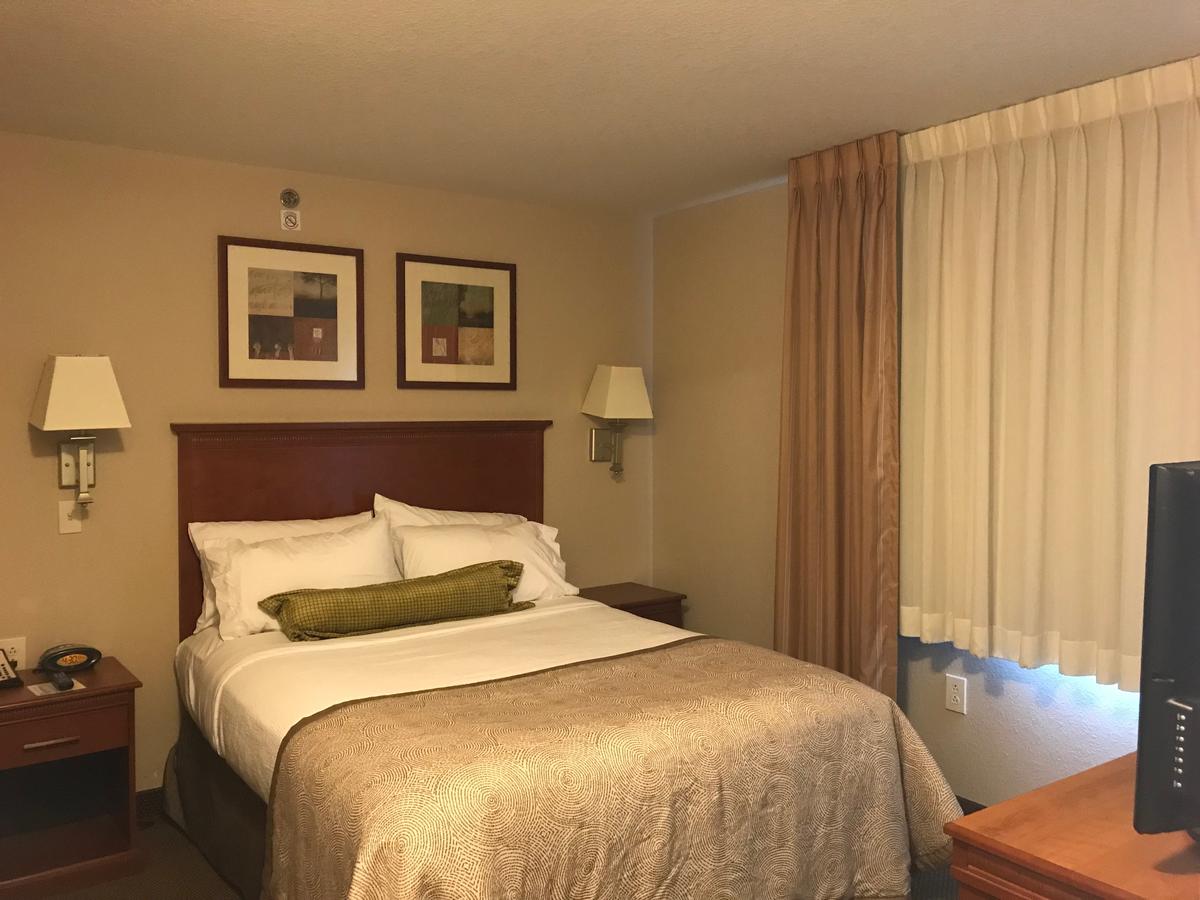Candlewood Suites Kansas City Airport - thumb 12