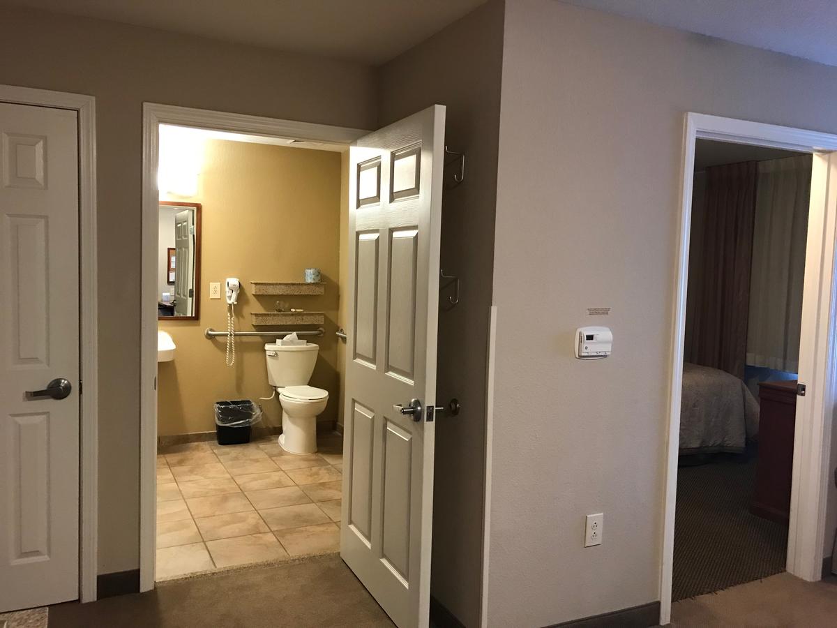 Candlewood Suites Kansas City Airport - thumb 11