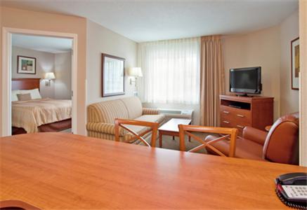 Candlewood Suites Kansas City Airport - thumb 36