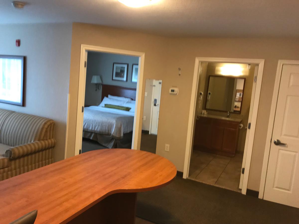 Candlewood Suites Kansas City Airport - thumb 9