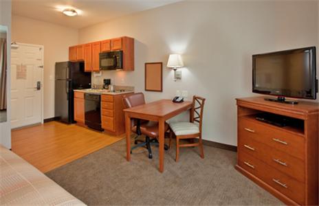 Candlewood Suites Kansas City Airport - thumb 17